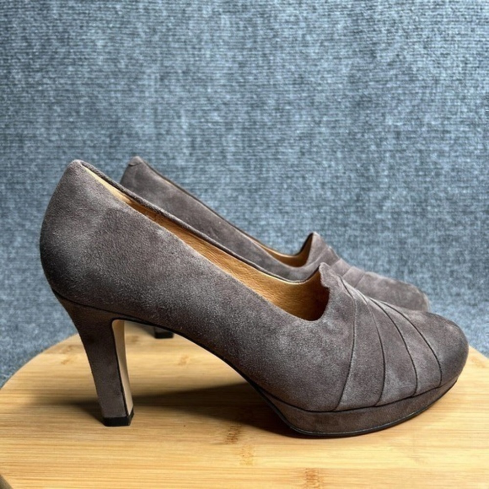 Clarks Heels Womens 8.5 Delsie Joy Suede Platform Pumps Gray Suede Leather EUC